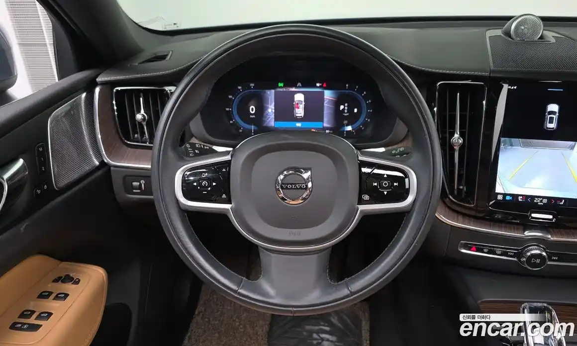 Volvo XC60 2022 2.0 Автомат в Москве № 164378, фото 17