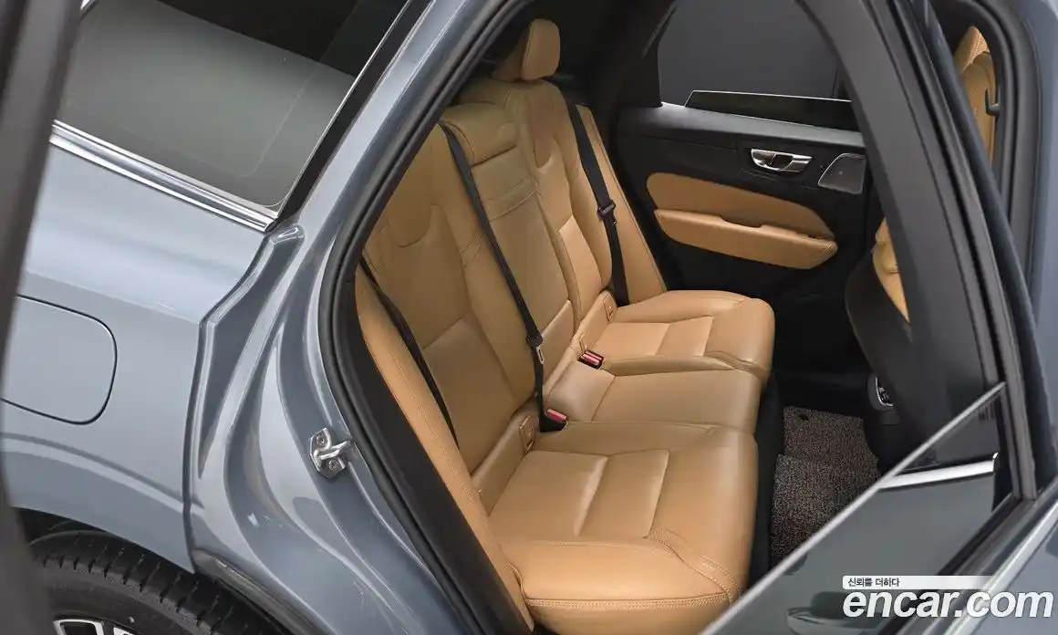 Volvo XC60 2022 2.0 Автомат в Москве № 164378, фото 18