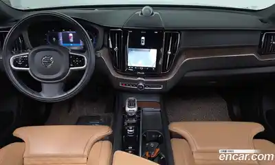 Volvo XC60 2022 2.0 Автомат в Москве № 164378, миниатюра 2