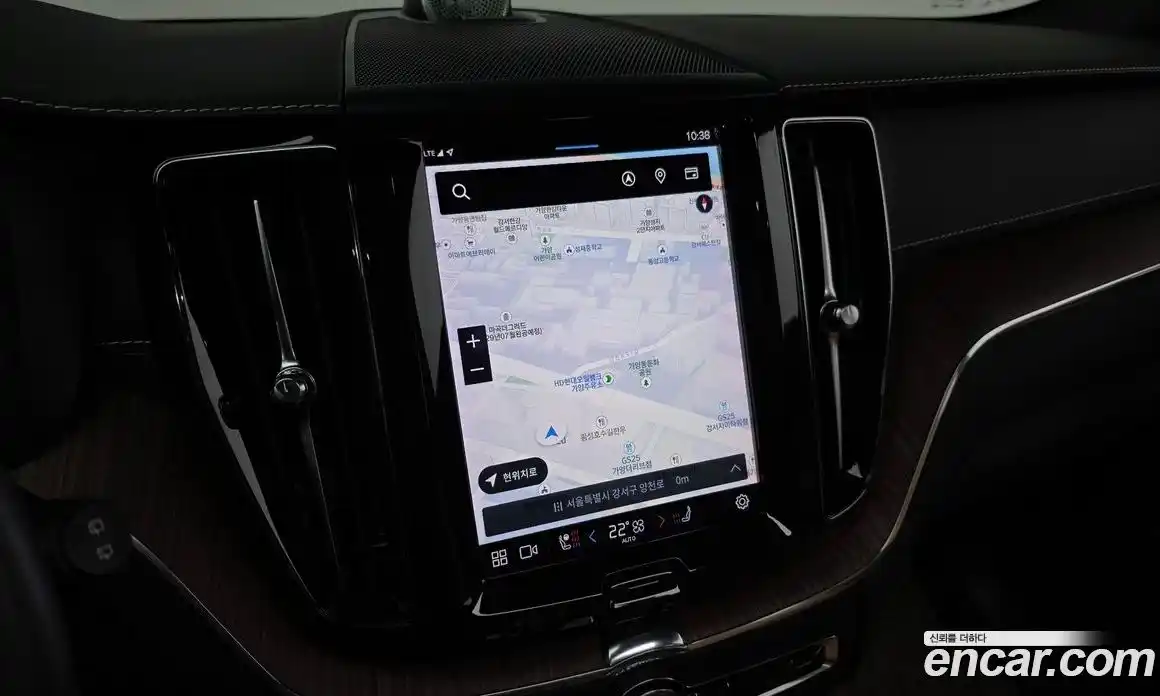 Volvo XC60 2022 2.0 Автомат в Москве № 164378, фото 3