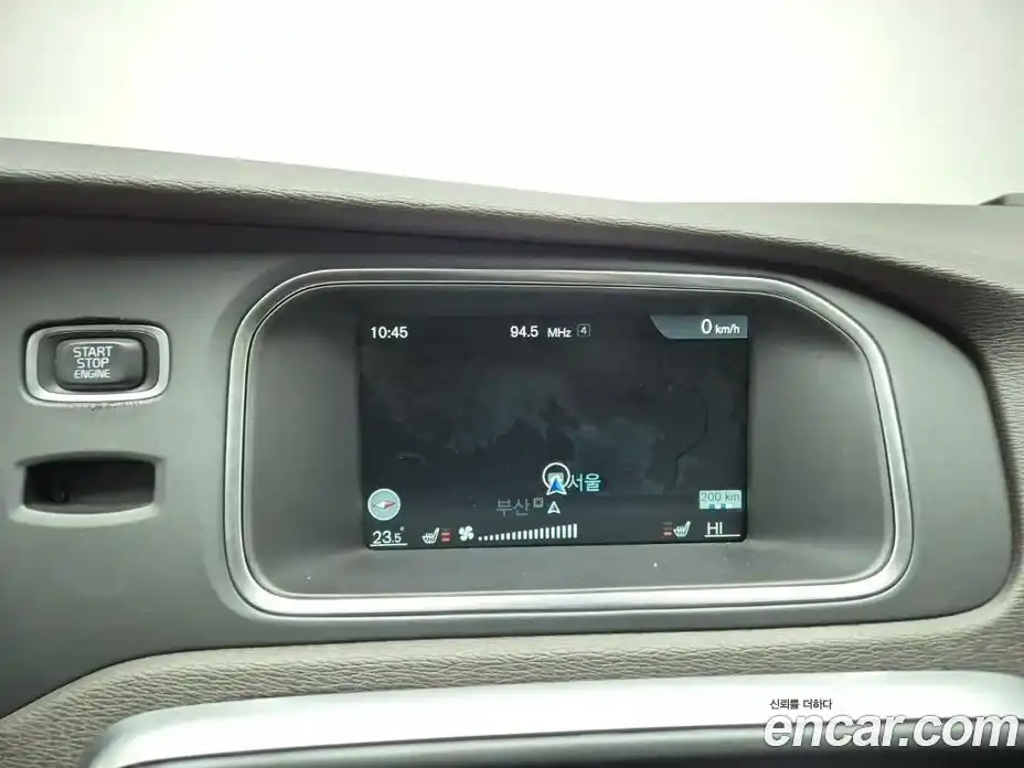 Volvo V40 2016 2.0 Автомат в Москве № 164823, фото 14