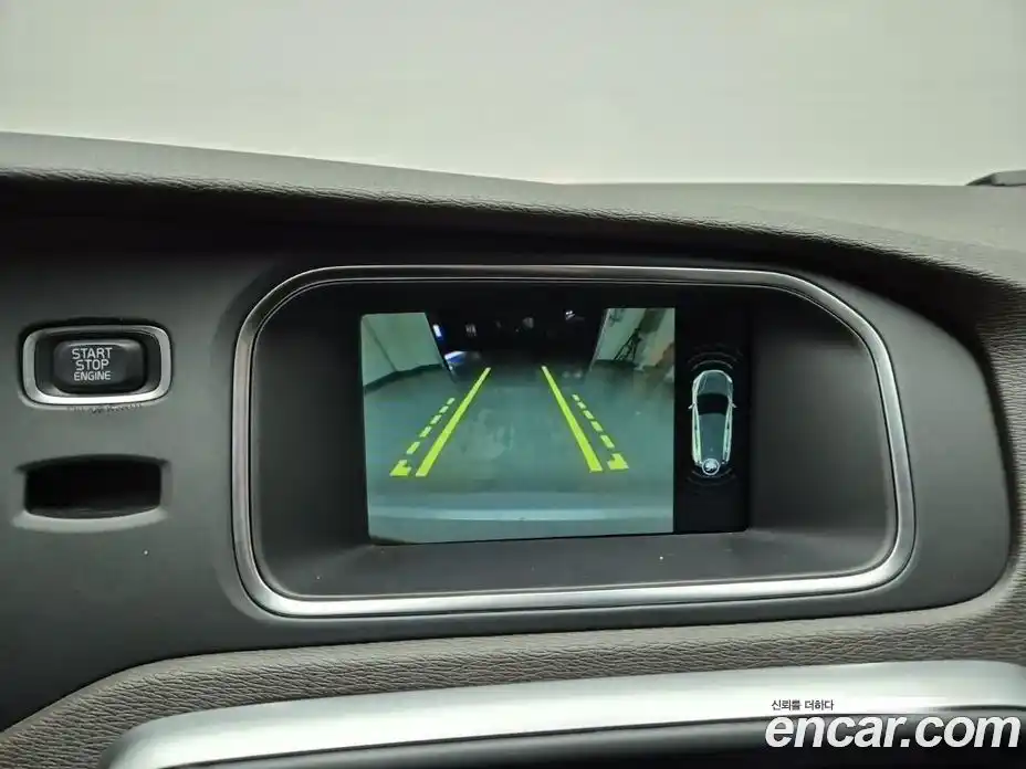 Volvo V40 2016 2.0 Автомат в Москве № 164823, фото 15