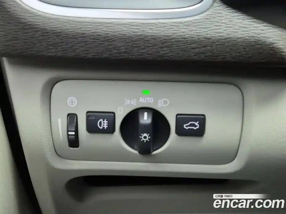 Volvo V40 2016 2.0 Автомат в Москве № 164823, фото 18