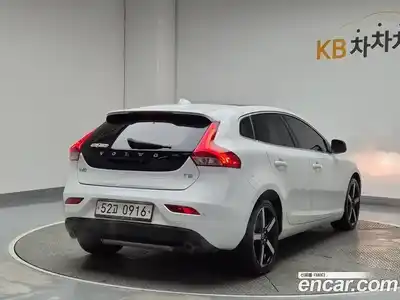 Volvo V40 2016 2.0 Автомат в Москве № 164823, миниатюра 3