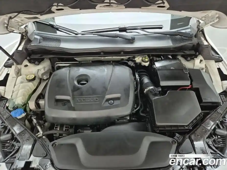 Volvo V40 2016 2.0 Автомат в Москве № 164823, фото 5