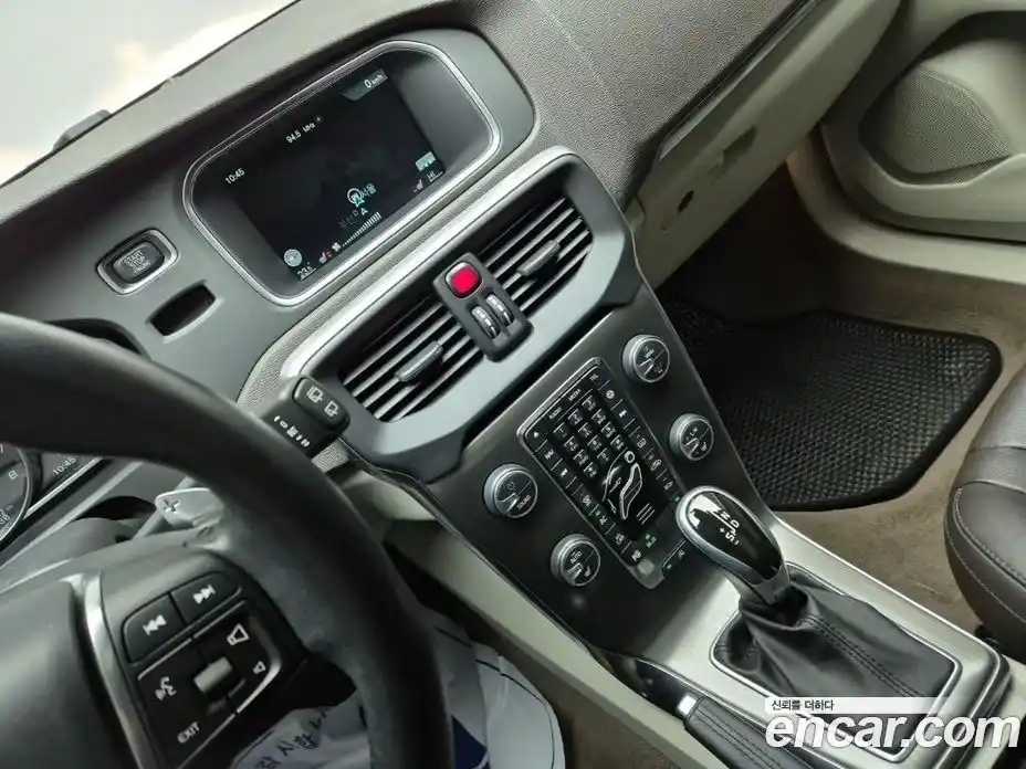 Volvo V40 2016 2.0 Автомат в Москве № 164823, фото 10