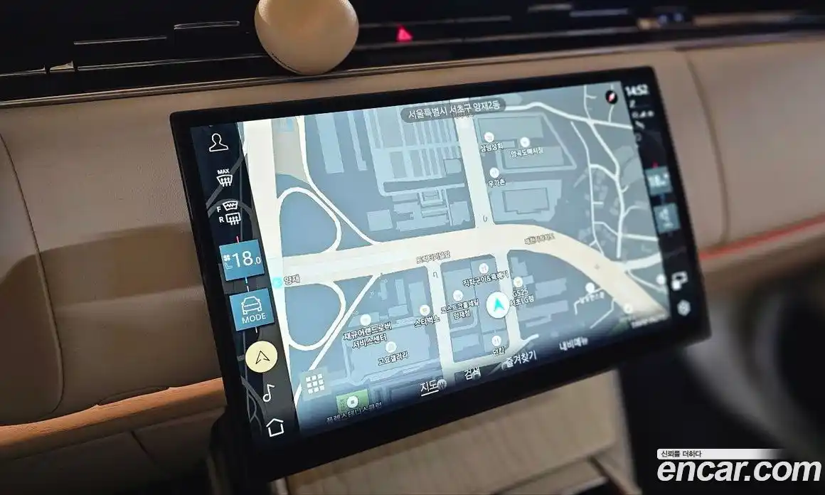 Land Rover Range-Rover 2024 4.4 Автомат в Москве № 166116, фото 15