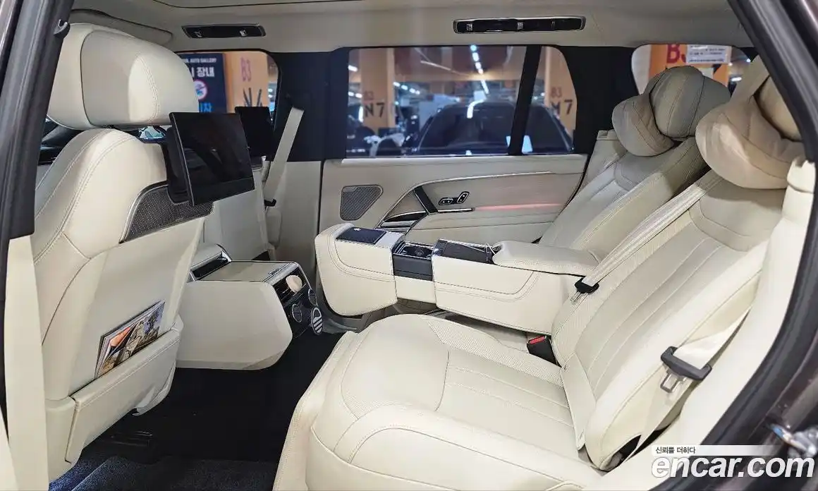 Land Rover Range-Rover 2024 4.4 Автомат в Москве № 166116, фото 9