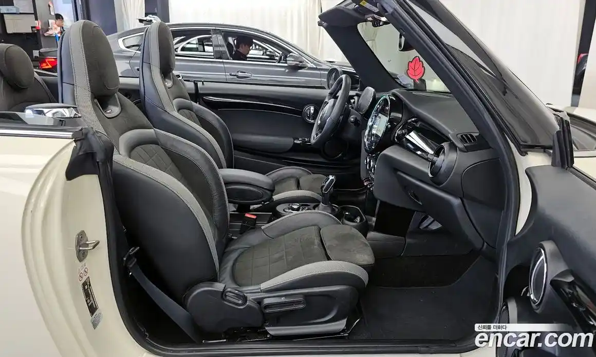 Mini Cooper Convertible 2022 2.0 Автомат в Москве № 167312, фото 11