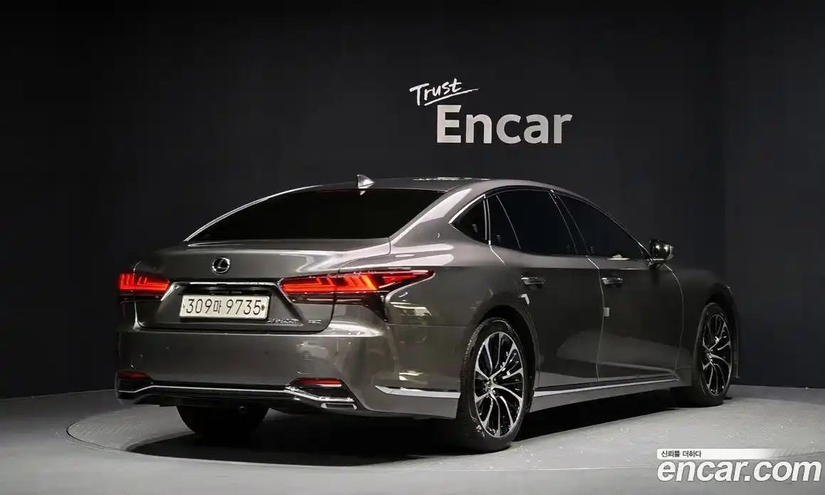 Lexus LS 2023 3.5 Автомат в Москве № 168120, фото 15