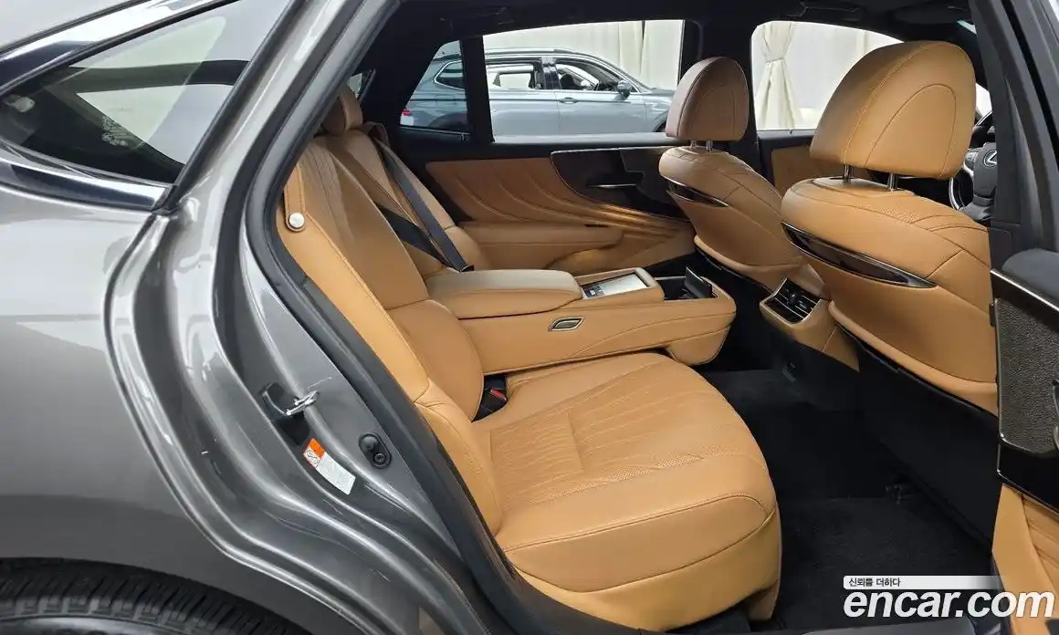 Lexus LS 2023 3.5 Автомат в Москве № 168120, фото 8