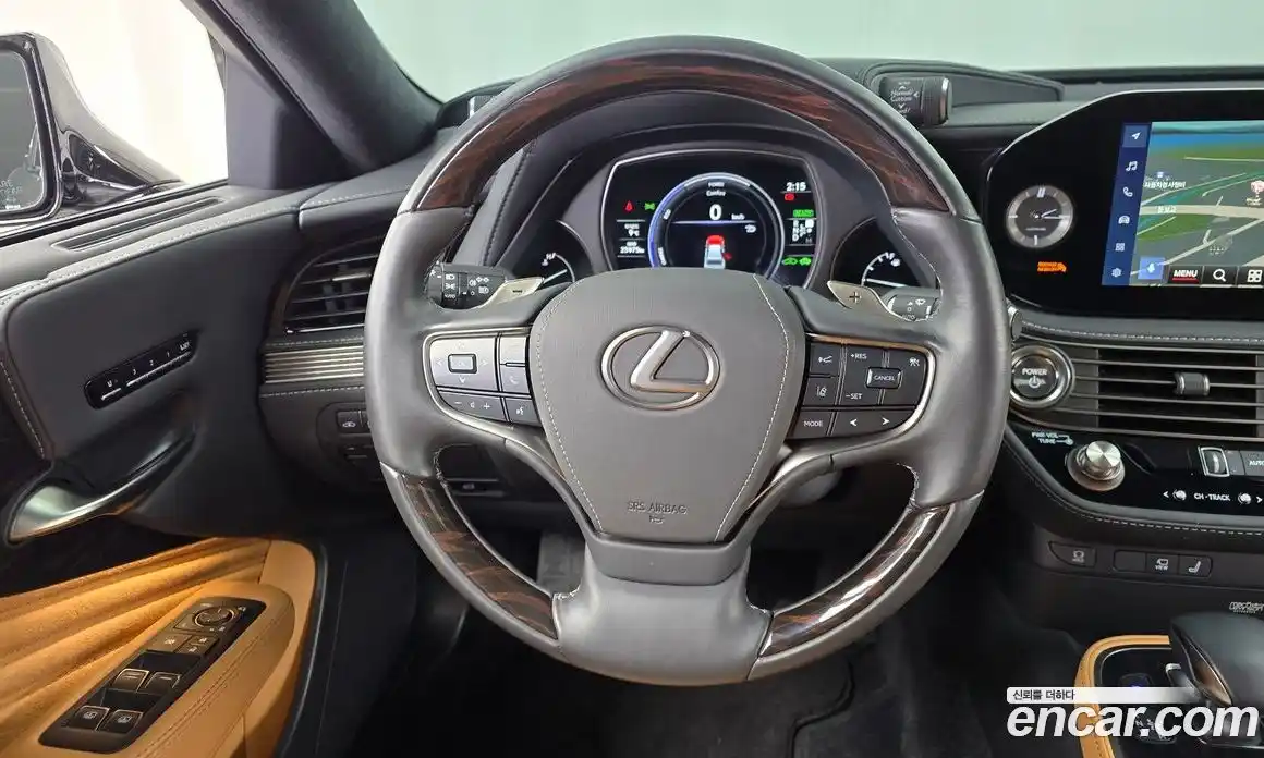 Lexus LS 2023 3.5 Автомат в Москве № 168120, фото 9