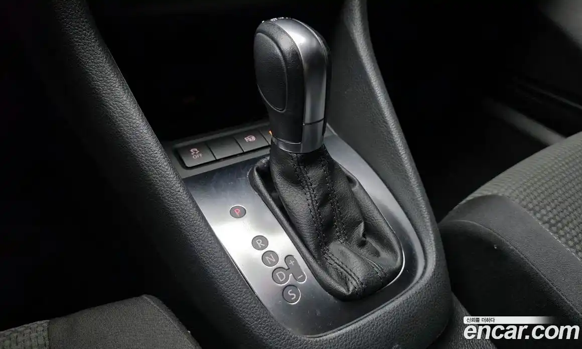 Volkswagen Golf 2011 1.6 Автомат в Москве № 168939, фото 8