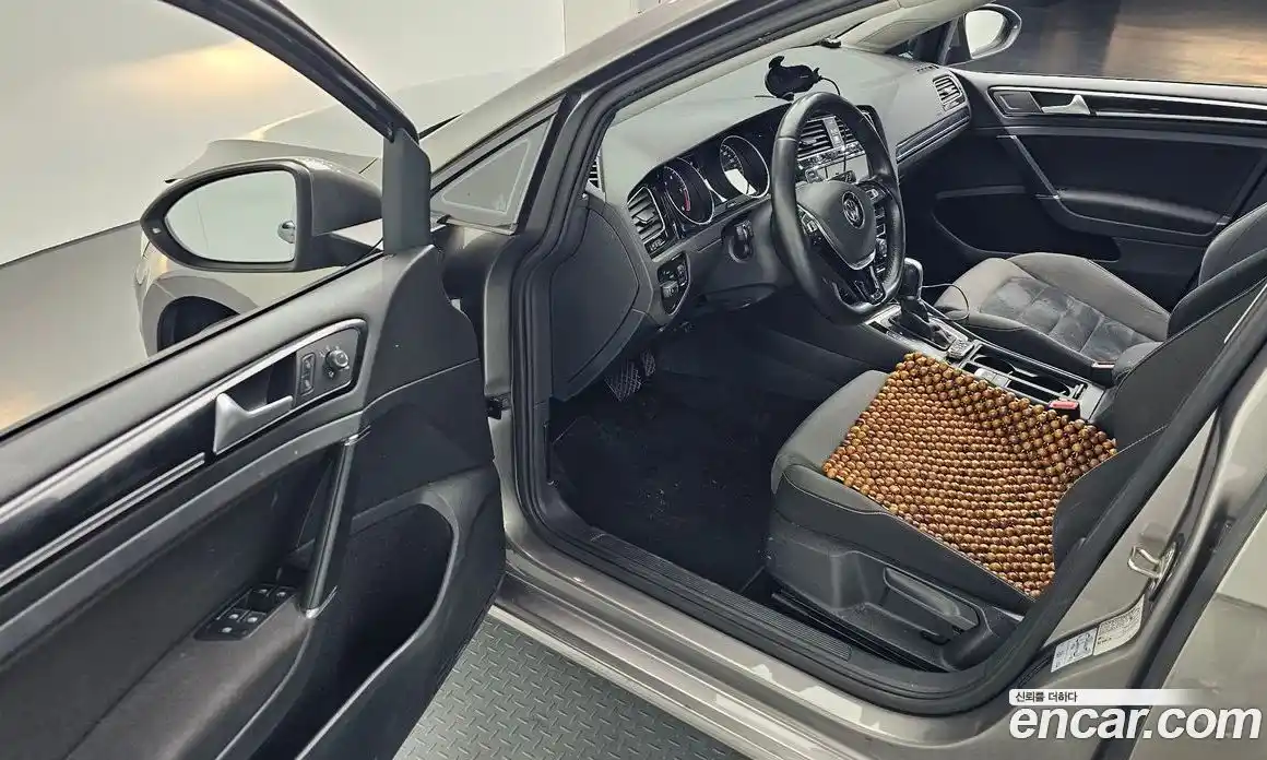 Volkswagen Golf 2015 1.6 Автомат в Москве № 169056, фото 12