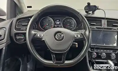 Volkswagen Golf 2015 1.6 Автомат в Москве № 169056, миниатюра 4