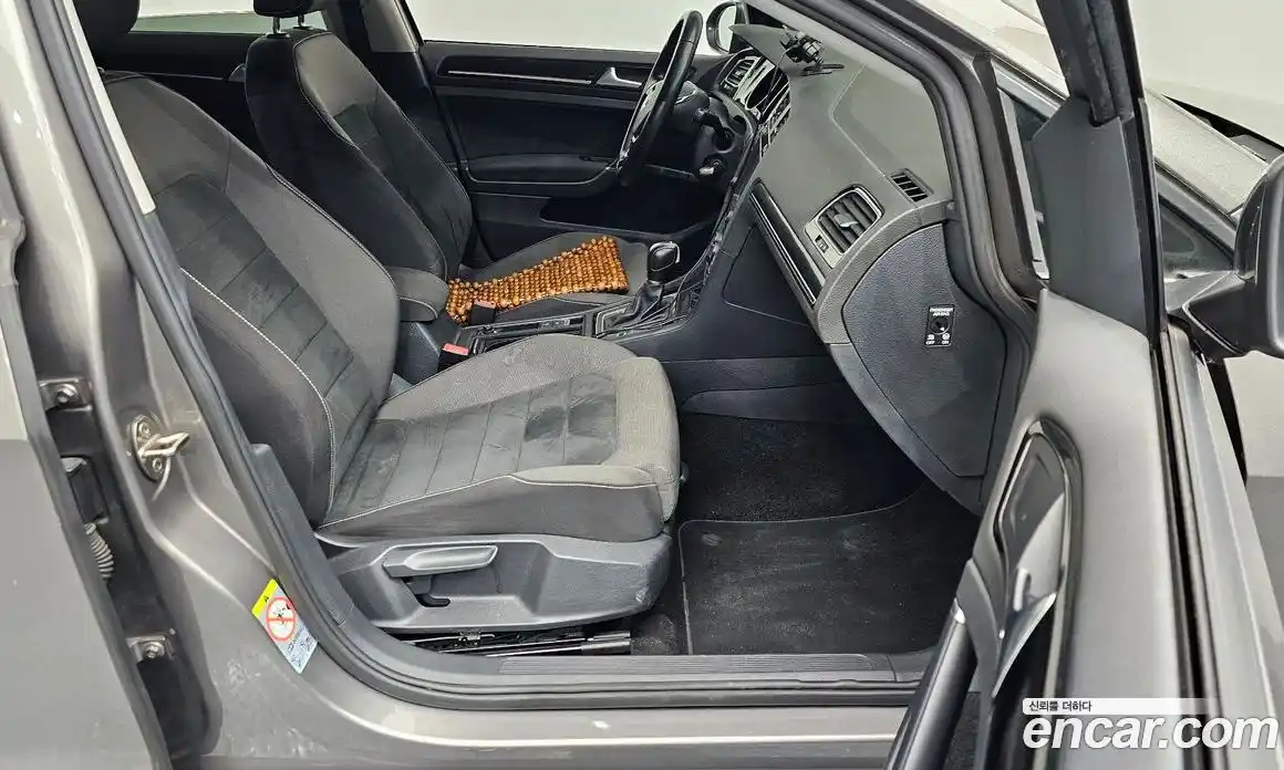 Volkswagen Golf 2015 1.6 Автомат в Москве № 169056, фото 7