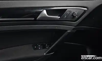 Volkswagen Golf 2015 1.6 Автомат в Москве № 169056, миниатюра 9