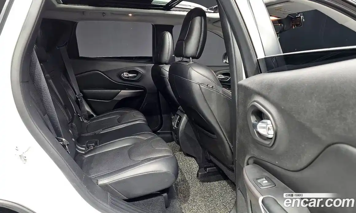 Jeep Cherokee 2019 2.4 Автомат в Москве № 169774, фото 11