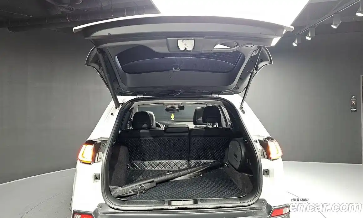 Jeep Cherokee 2019 2.4 Автомат в Москве № 169774, фото 20