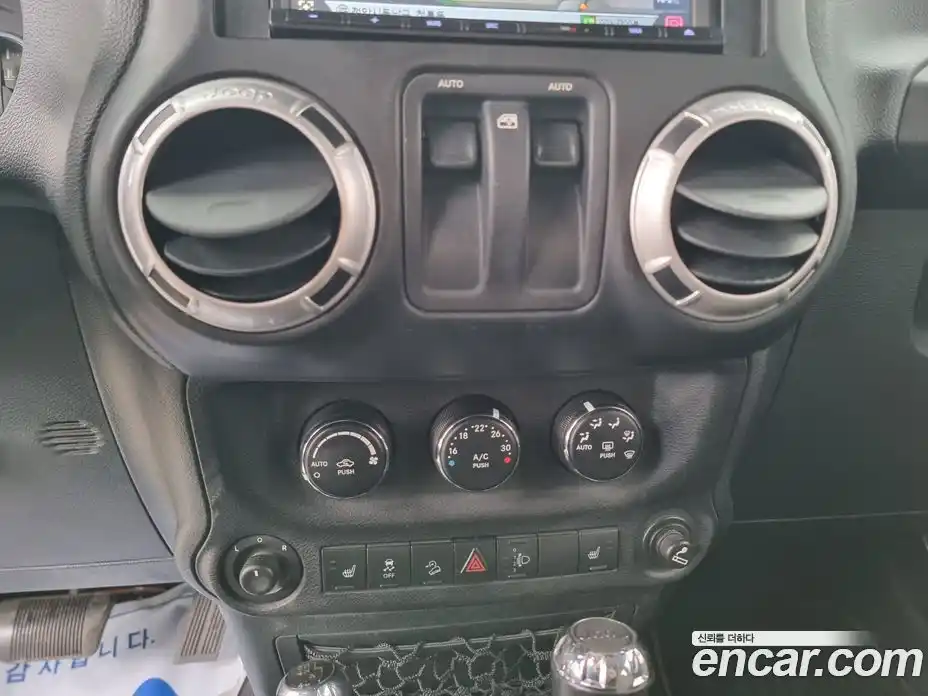 Jeep Wrangler 2011 3.8 Автомат в Москве № 170104, фото 13