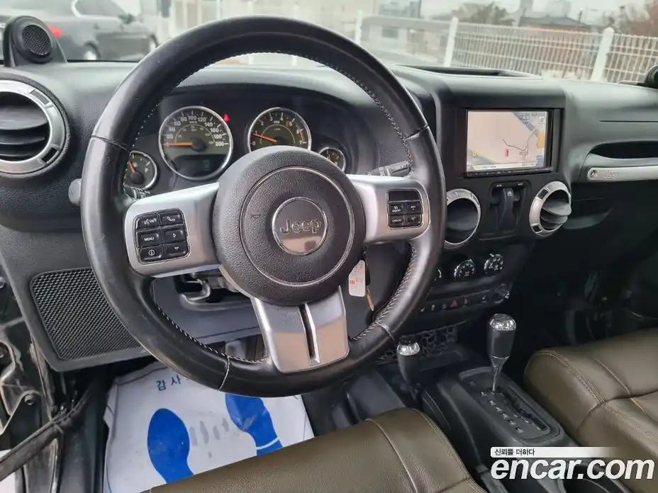 Jeep Wrangler 2011 3.8 Автомат в Москве № 170104, фото 14