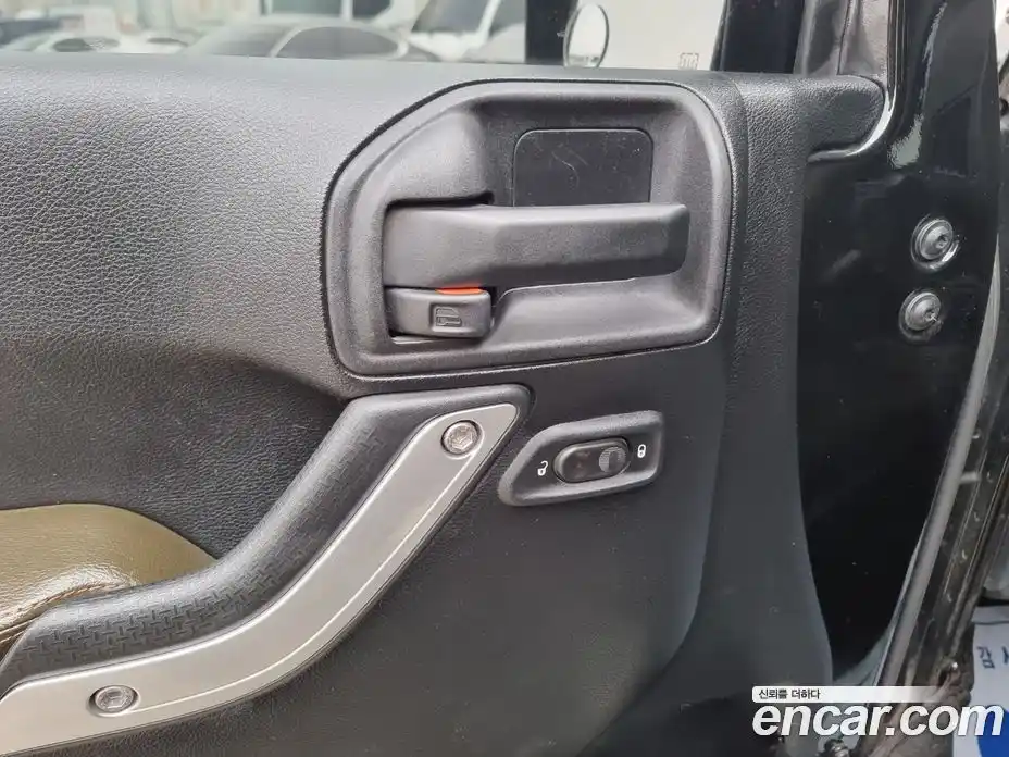 Jeep Wrangler 2011 3.8 Автомат в Москве № 170104, фото 17