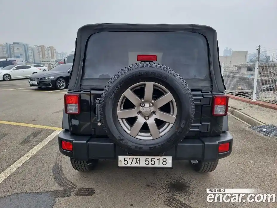 Jeep Wrangler 2011 3.8 Автомат в Москве № 170104, фото 4