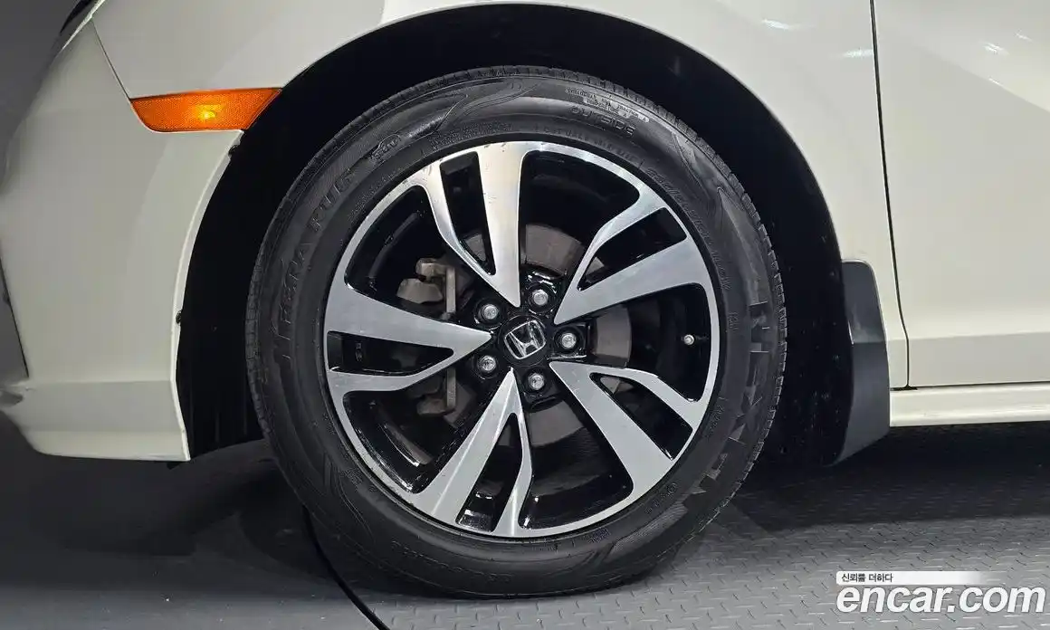 Honda Odyssey 2019 3.5 Автомат в Москве № 170600, фото 10