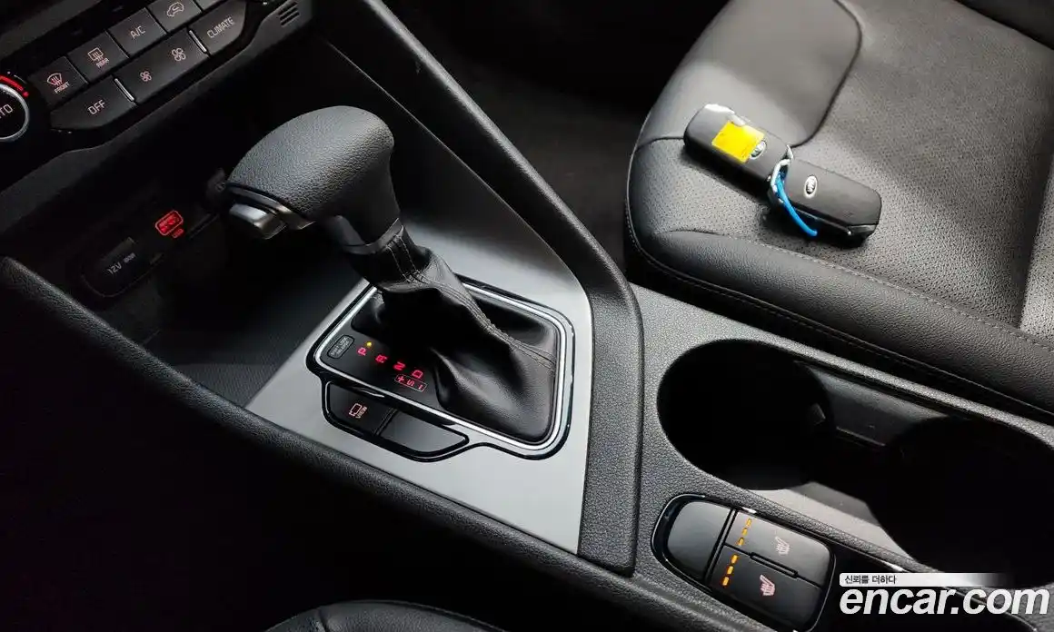 Kia Niro 2021 1.6 Автомат в Москве № 17451, фото 1