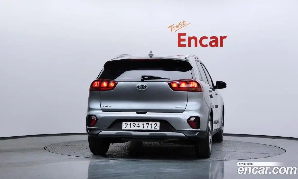 Kia Niro 2021 1.6 Автомат в Москве № 17451, фото 18