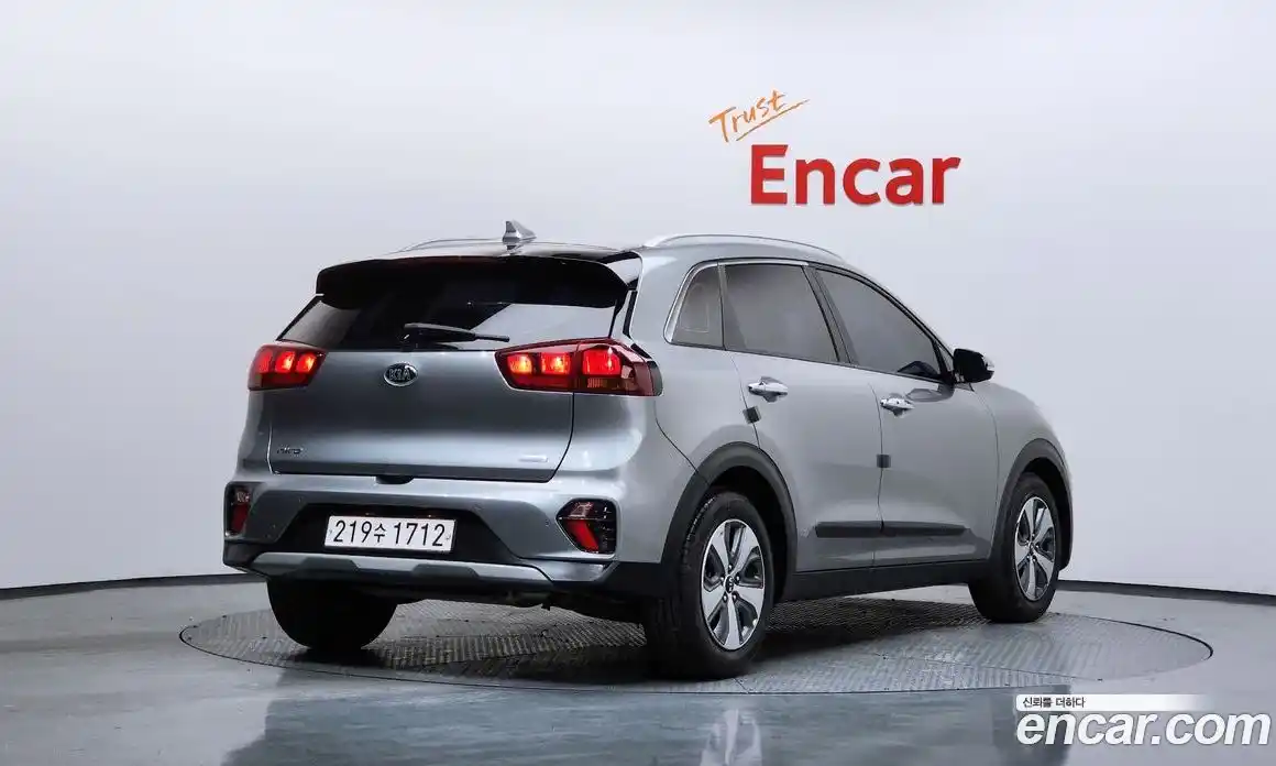 Kia Niro 2021 1.6 Автомат в Москве № 17451, фото 19