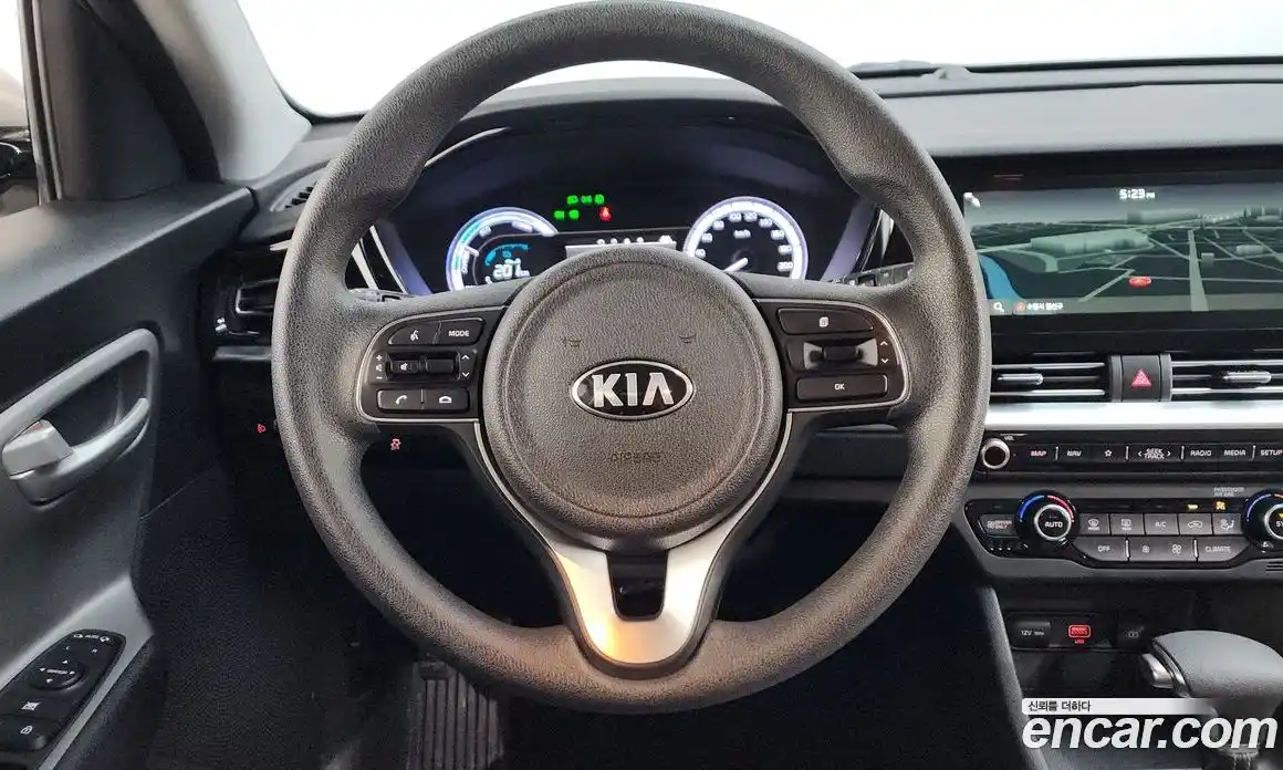 Kia Niro 2021 1.6 Автомат в Москве № 17451, фото 6