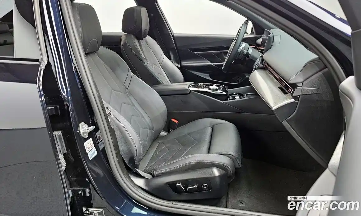 BMW 5-Series 2024 2.0 Автомат в Москве № 188579, фото 1