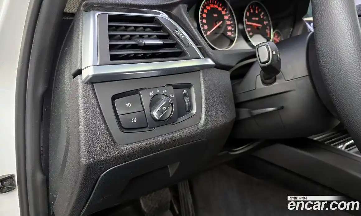 BMW 3-Series 2016 2.0 Автомат в Москве № 192110, фото 9