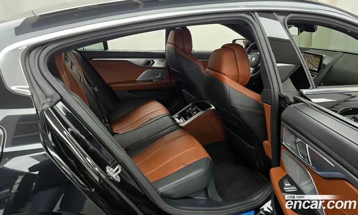 BMW 8-Series 2023 4.4 Автомат в Москве № 192697, фото 16