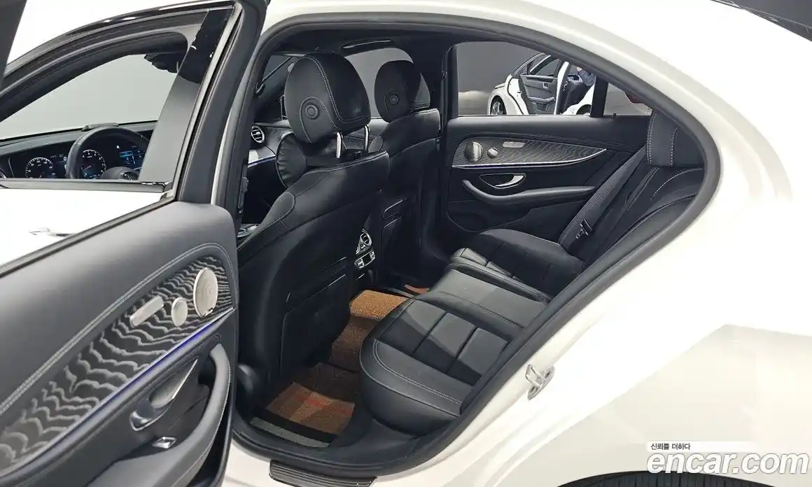 Mercedes-Benz E-Class 2023 2.0 Автомат в Москве № 194292, фото 11