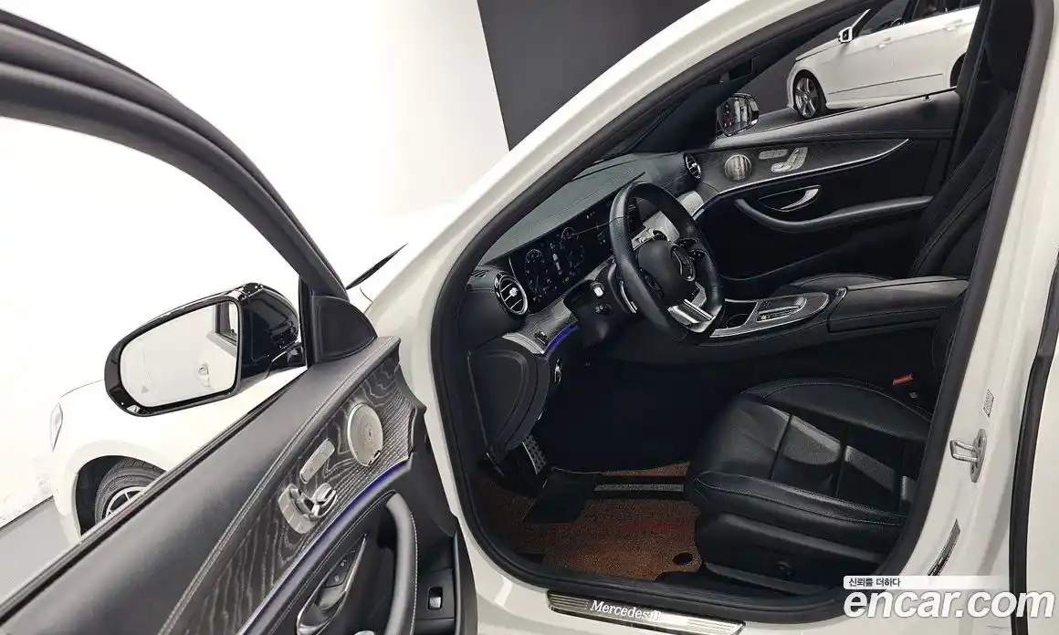 Mercedes-Benz E-Class 2023 2.0 Автомат в Москве № 194292, фото 10