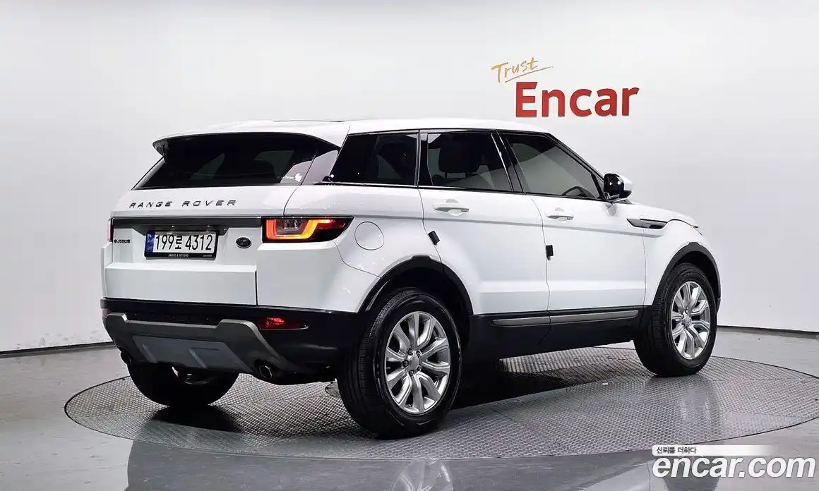 Land Rover Range-Rover Evoque 2017 2.0 Автомат в Москве № 198132, фото 12