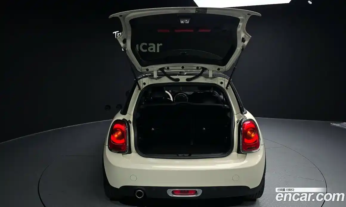 Mini Cooper 2014 1.5 Автомат в Москве № 198468, фото 9