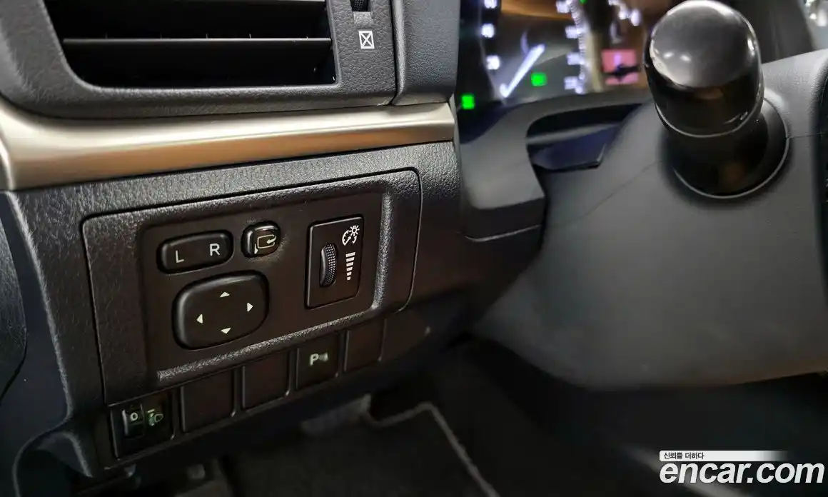 Lexus CT200h 2015 1.8 Автомат в Москве № 198812, фото 11