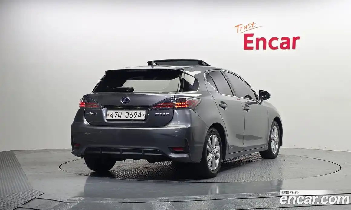 Lexus CT200h 2015 1.8 Автомат в Москве № 198812, фото 19