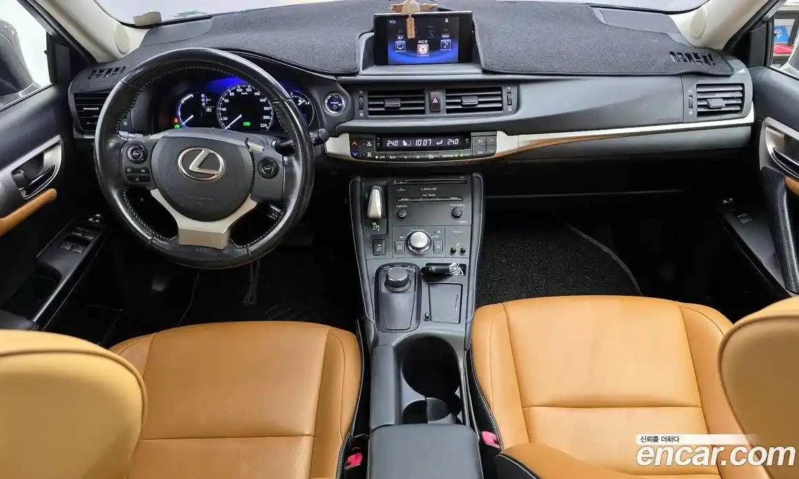 Lexus CT200h 2015 1.8 Автомат в Москве № 198812, фото 8