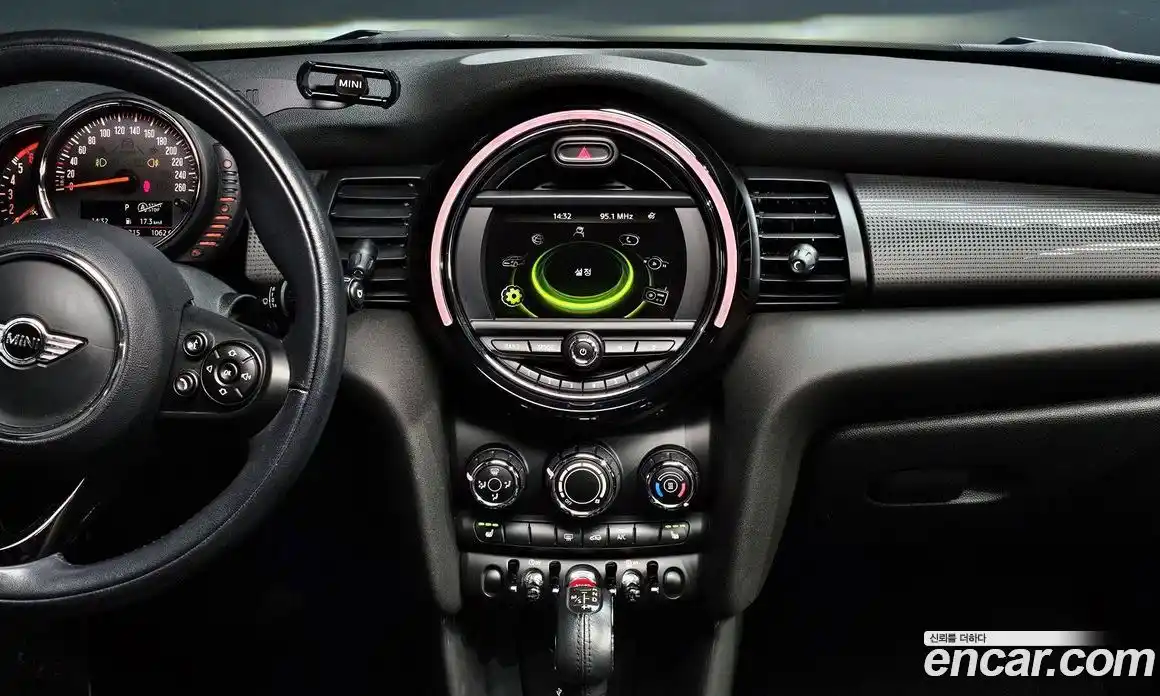 Mini Cooper 2017 1.5 Автомат в Москве № 200641, фото 11