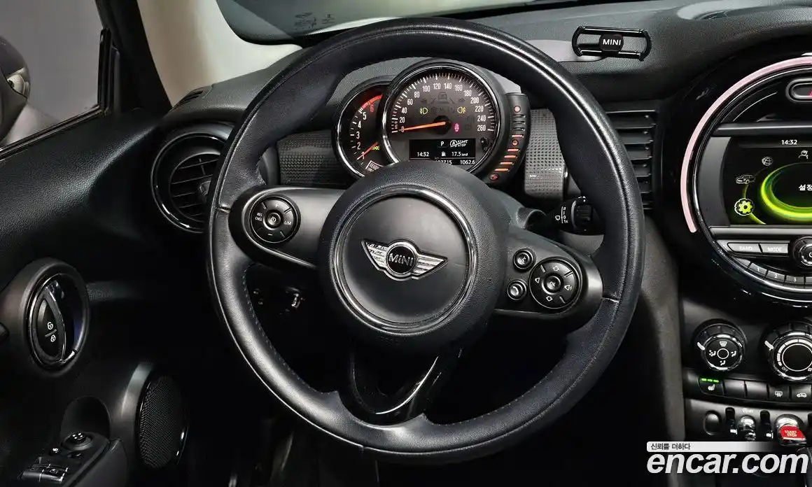 Mini Cooper 2017 1.5 Автомат в Москве № 200641, фото 13