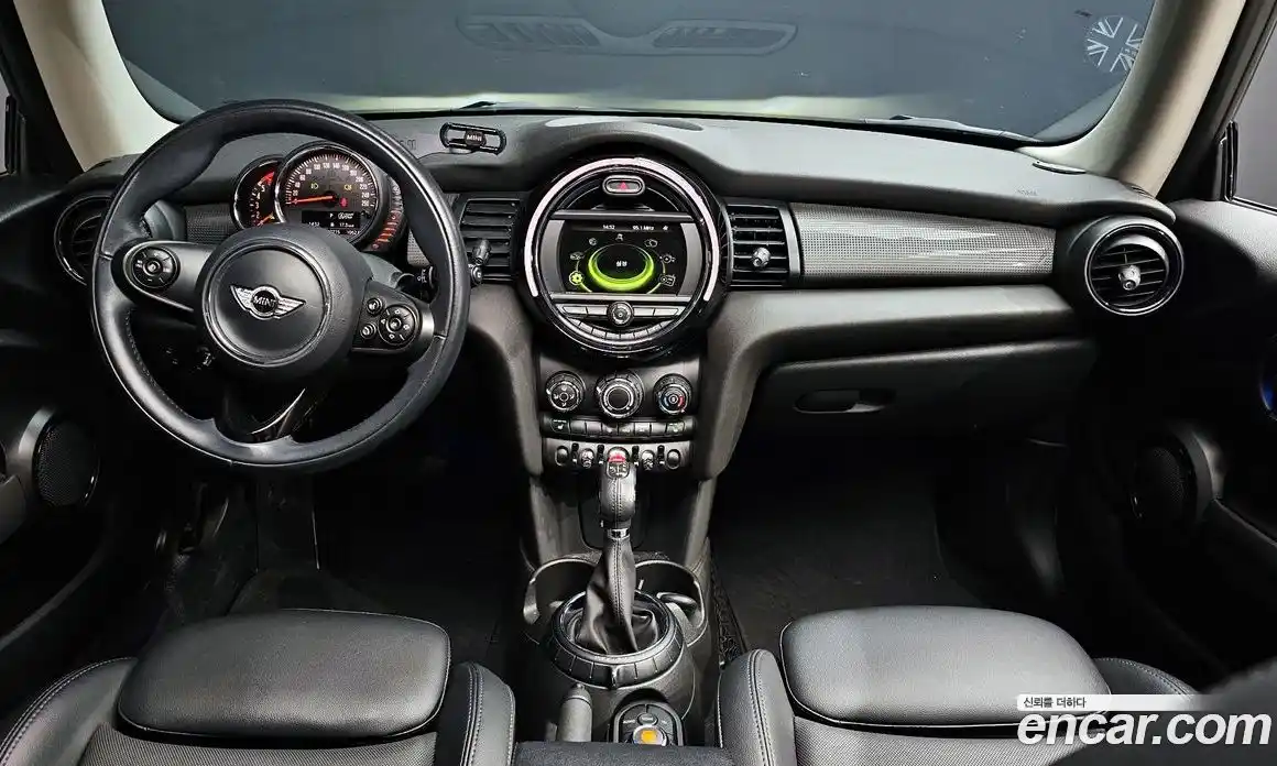 Mini Cooper 2017 1.5 Автомат в Москве № 200641, фото 15