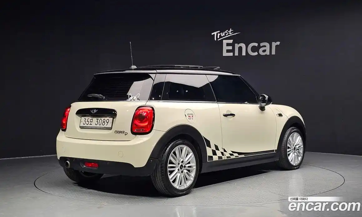 Mini Cooper 2017 1.5 Автомат в Москве № 200641, фото 19