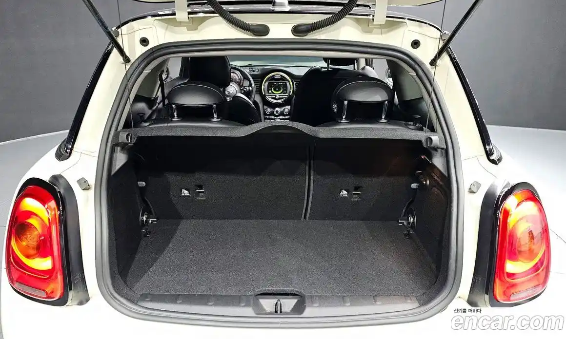 Mini Cooper 2017 1.5 Автомат в Москве № 200641, фото 6