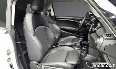 Mini Cooper 2017 1.5 Автомат в Москве № 200641, миниатюра 10