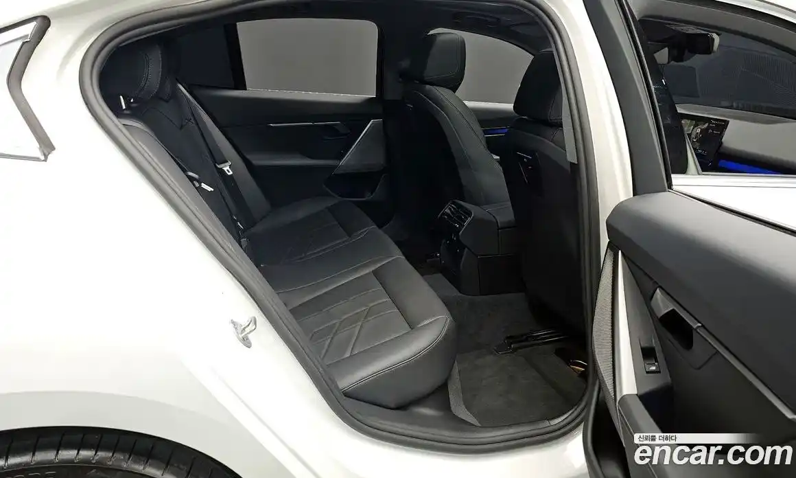 BMW 5-Series 2025 2.0 Автомат в Москве № 210156, фото 9