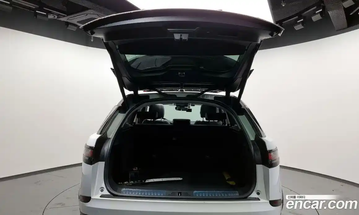 Land Rover Range-Rover Velar 2018 2.0 Автомат в Москве № 213542, фото 18